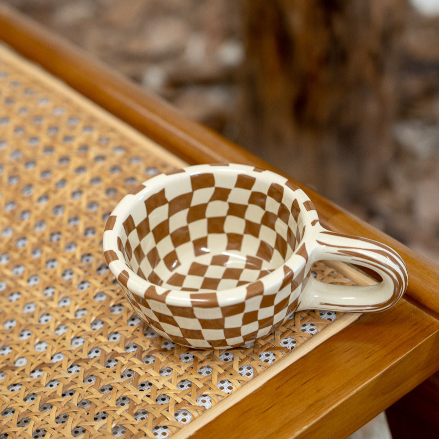 Taza de té / café de cerámica con diseño retro de tablero de damas