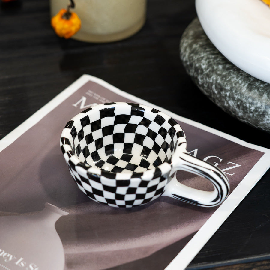 Taza de té / café de cerámica con diseño retro de tablero de damas